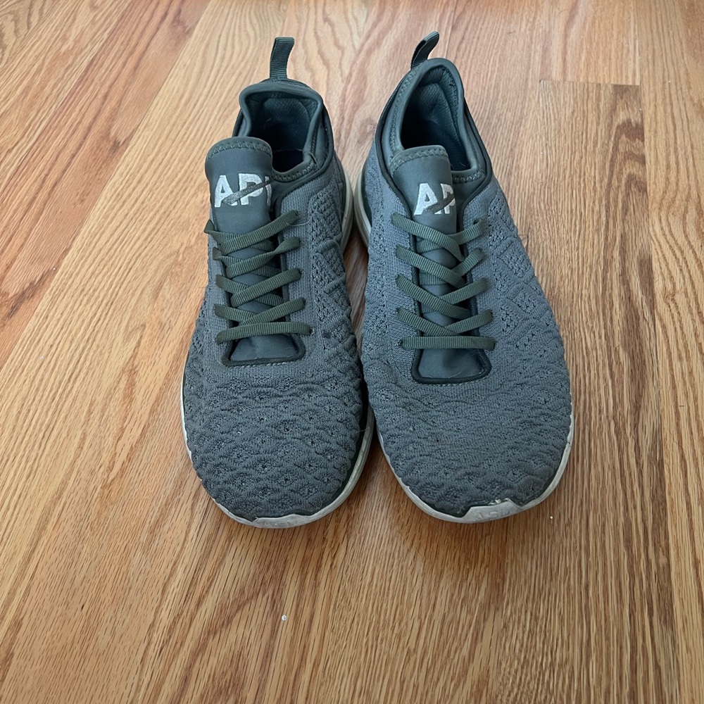 APL Men's Green Athletic Shoes